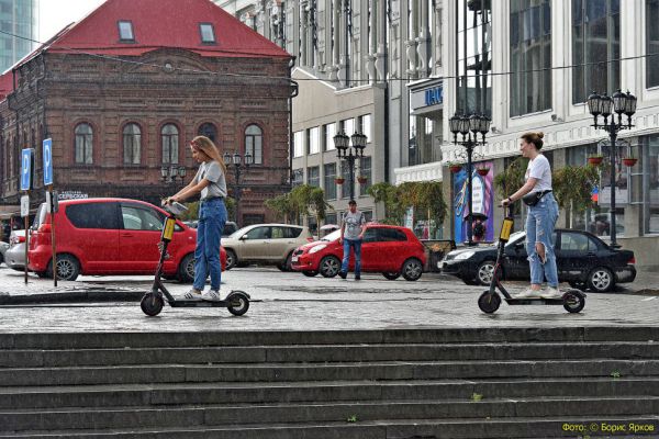 В День города в Екатеринбурге ограничат скоростной режим электросамокатов