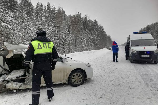 На Серовском тракте машина скорой помощи попала в смертельное ДТП