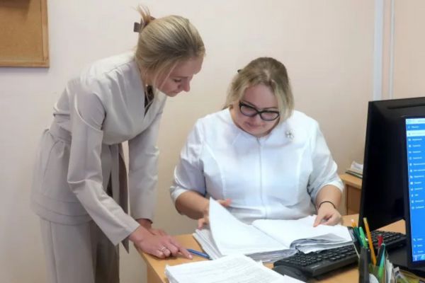 Редкий диагноз: уральские врачи помогли мужчине, который из-за болезни выпивал до 15 литров воды в день