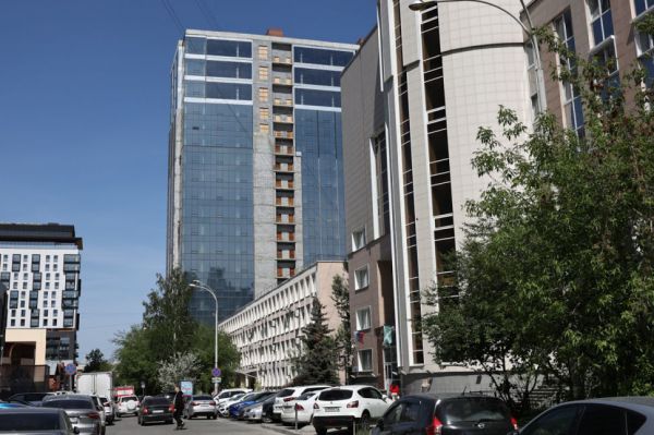 Компании «Брусника» разрешили снести недострой в центре Екатеринбурга