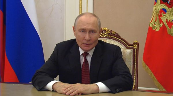 «Давайте вместе менять мир»: Владимир Путин обратился к участникам МФМ в Екатеринбурге