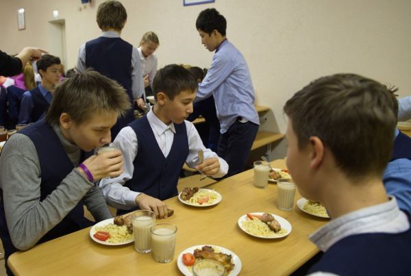 Как сделать, чтобы ребенок полюбил школьный суп?