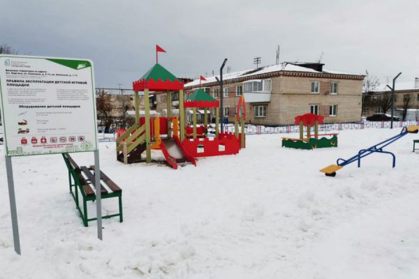 В поселке Мартюш по инициативе жителей обустроили заброшенную территорию