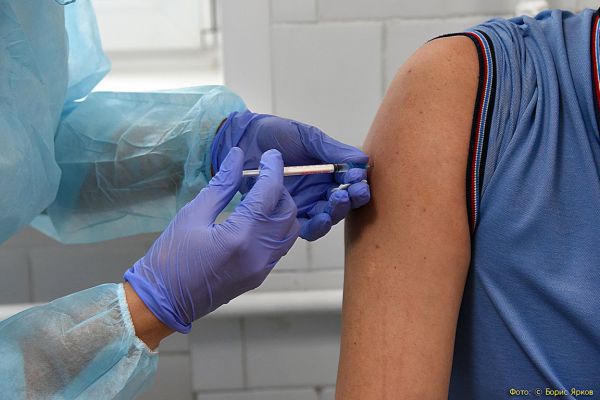 Новая вакцина от COVID-19 начала поступать в медицинские организации