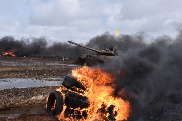 Фоторепортаж: на Южном Урале военные сыграли в танковый биатлон