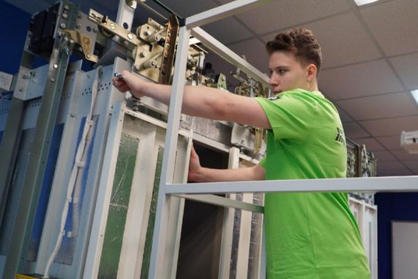 За звание профессионалов поборются более 2600 студентов и школьников Среднего Урала