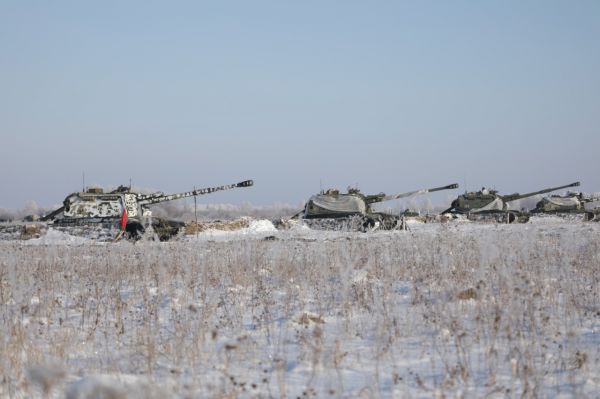 Средний и Южный Урал окружили военные. Проходят учения