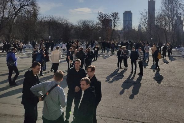 В Екатеринбурге эвакуировали УрГУПС и торговый центр «Мегаполис»