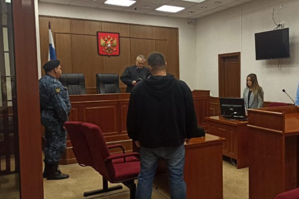 В Екатеринбурге вынесли приговор полицейскому по делу о разглашении гостайны