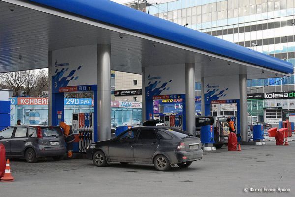 Свердловская область оказалась в третьей десятке регионов по доступности бензина