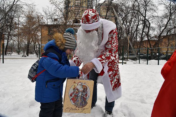 В Роспотребнадзоре дали советы родителям по выбору сладких подарков