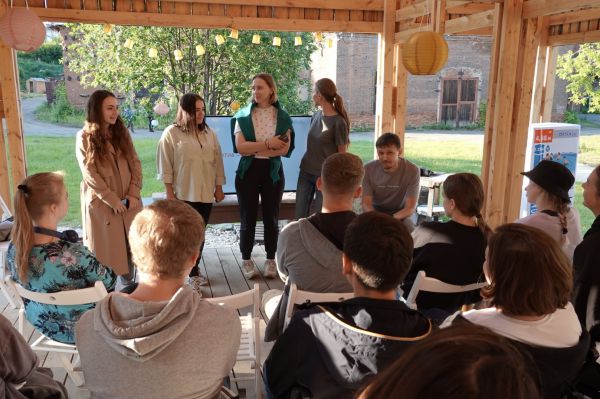 В Сысерти открылся лагерь для креативщиков — Ural Creative Camp