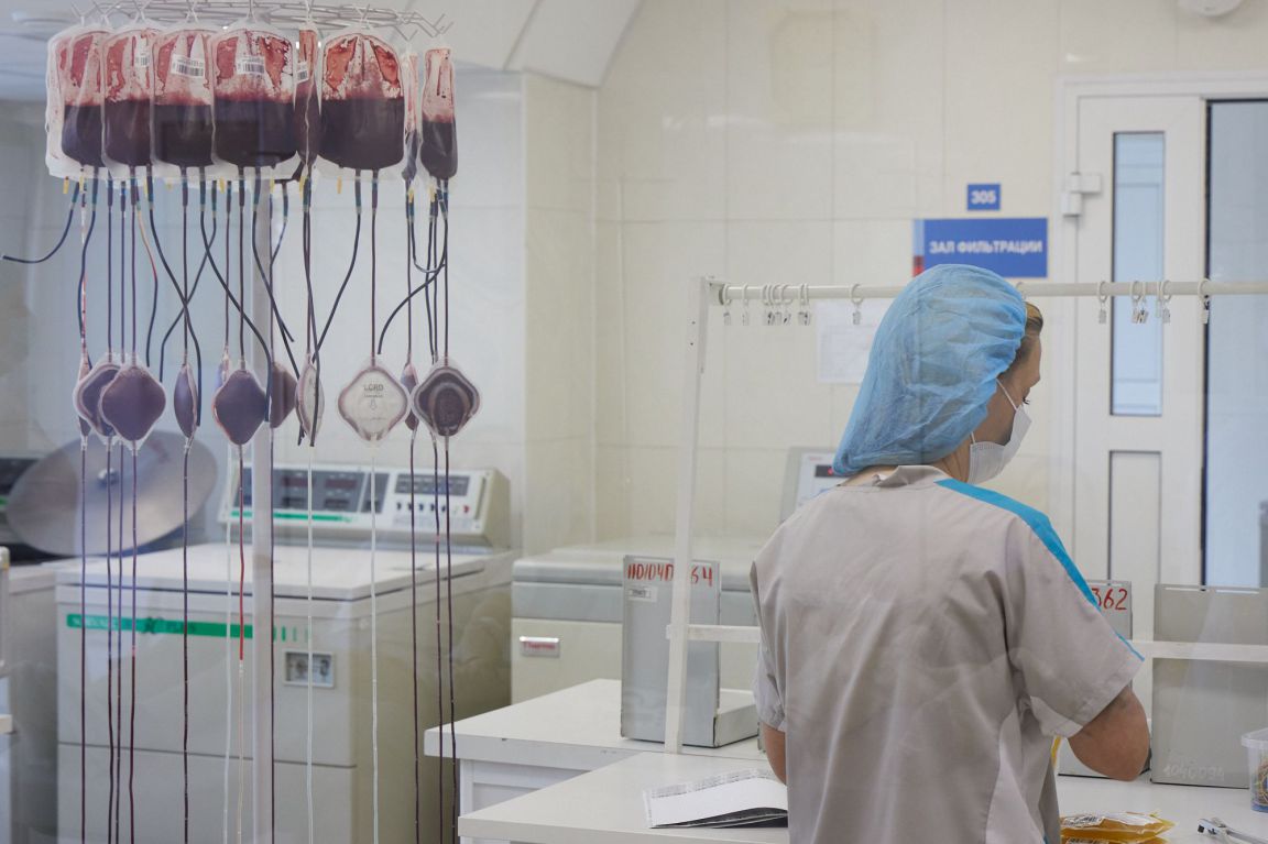 Своей кровью с детьми делится сотрудница исправительной колонии из Екатеринбурга