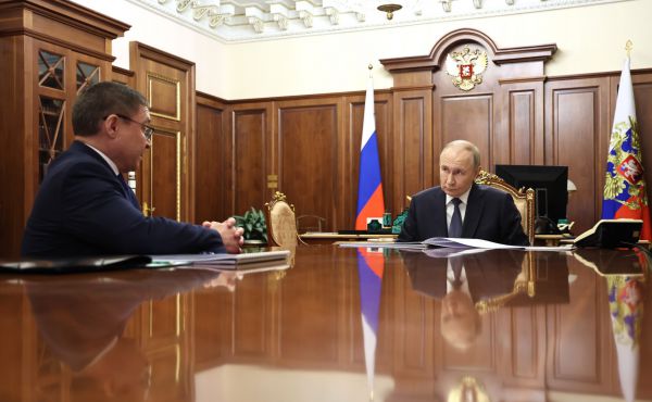 Владимир Якушев доложил Владимиру Путину об итогах партийной работы в 2025 году