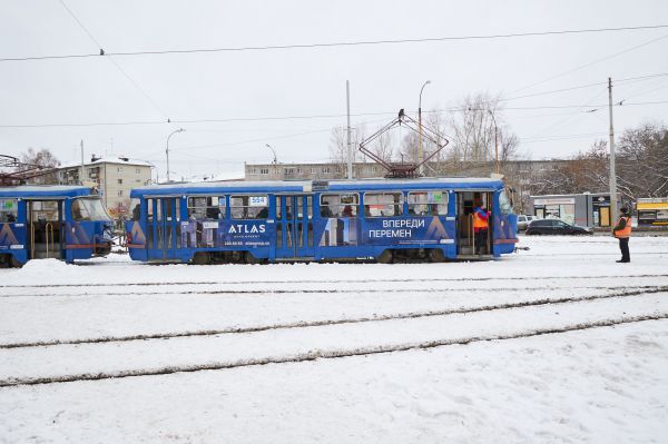 В Екатеринбурге сошел с рельсов трамвай №6