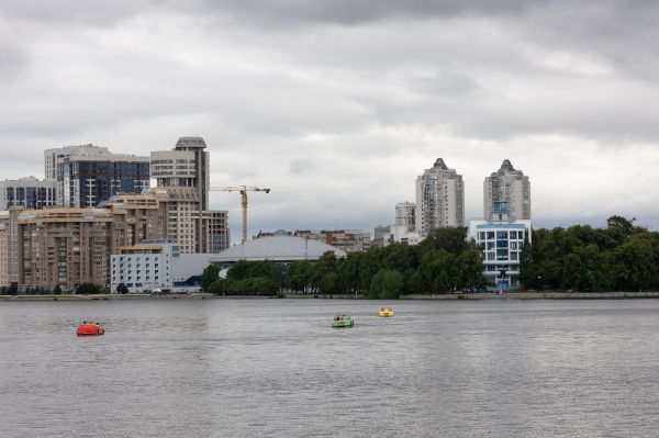 В Екатеринбурге суд запретил использовать акваторию Городского пруда для стоянки катеров