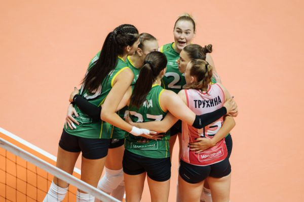 «Уралочка» выиграла три матча по волейболу во втором раунде «Кубка Победы»