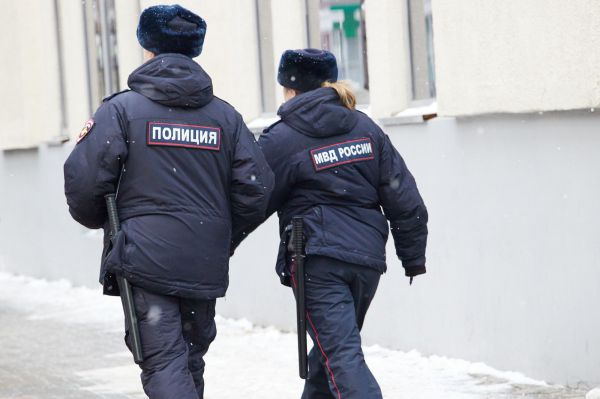 В Каменске-Уральском уволили полицейского, ударившего ремнем студентку колледжа