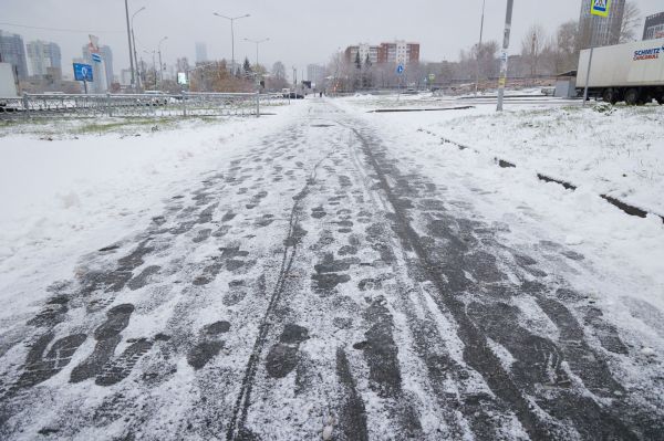 В Свердловской области объявили штормовое предупреждение из-за ледяного дождя