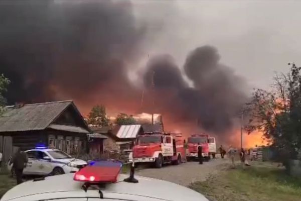В масштабном пожаре в Шайдурихе погибла женщина