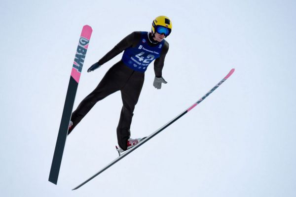 Как птицы в небе. Свердловские спортсмены  стали чемпионами России по прыжкам на лыжах с трамплина