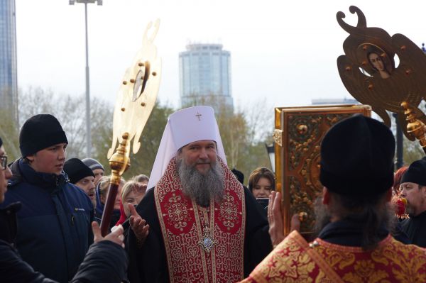 В выходные из-за крестного хода закроют несколько улиц в Екатеринбурге