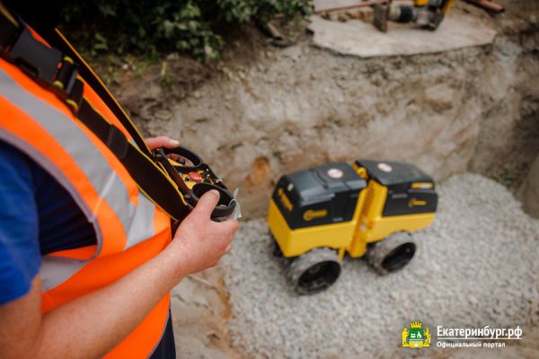 Водоканал купил первый виброкаток для уплотнения грунта в труднодоступных местах