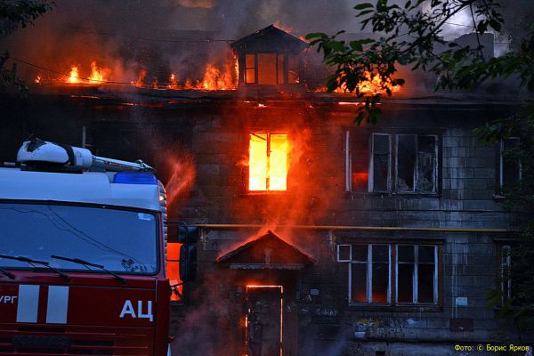 В пожаре в частном доме под Екатеринбургом погибла четырехлетняя девочка