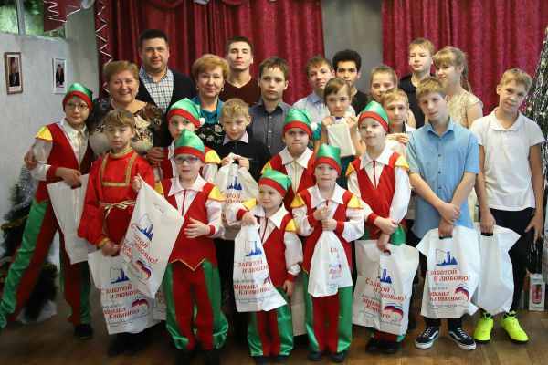 Шефы-общественники устроили праздник для воспитанников Камышловского детского дома