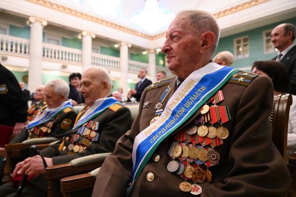 Свердловские ветераны получат единовременную выплату к Дню победы вместе с апрельской пенсией