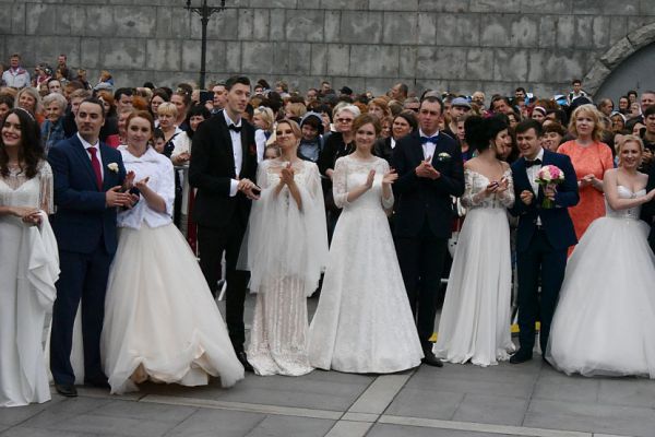 «Пошли жениться!»: 26 июня 2026 года свердловские молодожены смогут зарегистрировать брак круглосуточно