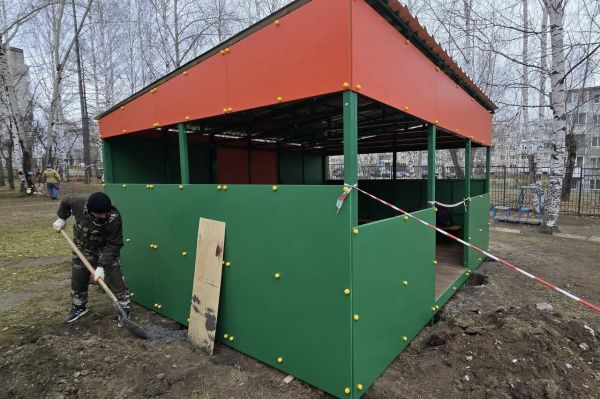 Дети «Аленушки» в Нижней Туре получили новые прогулочные веранды