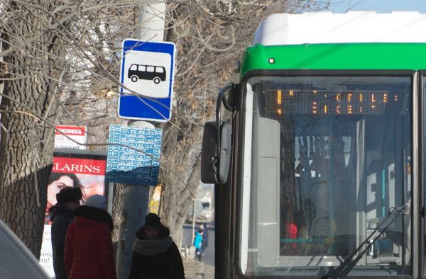 Шесть автобусов будут объезжать ремонтируемый участок на улице Малышева
