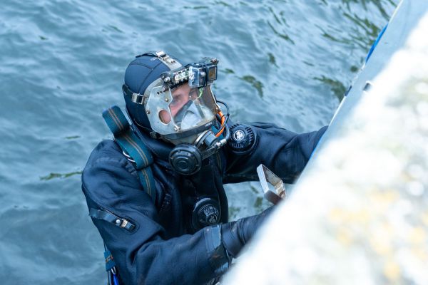 Водолазы впервые за 60 лет очистили дно водоподводящего канала Белоярской АЭС