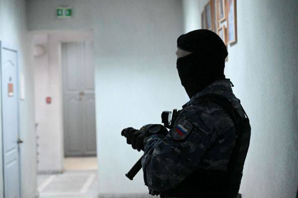 Курьер забрал у пенсионерки из Екатеринбурга более 800 тысяч под предлогом «декларирования»: дело ушло в суд