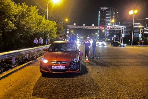 В Екатеринбурге автоледи насмерть сбила самокатчика рядом с ЦПКиО