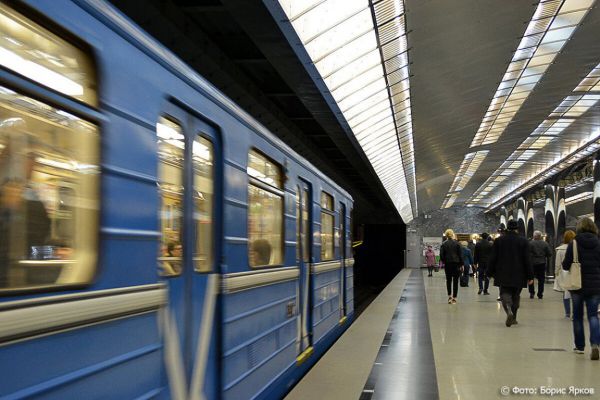 Метрополитен Екатеринбурга остался без двух поездов