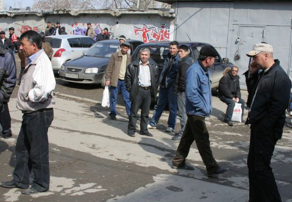 В Каменске-Уральском накрыли организацию, занимавшуюся незаконной миграцией