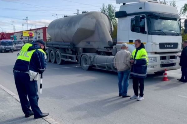 В Екатеринбурге бетономешалка насмерть сбила 84-летнего мужчину