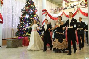 В Каменске-Уральском на школьный танцпол вернулись вальс и полонез