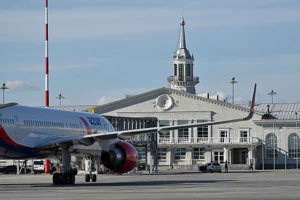 Из аэропорта Кольцово за праздничные дни вылетело более 900 рейсов