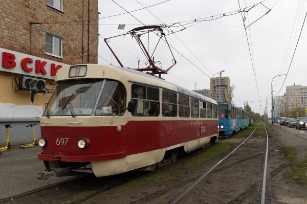 В Екатеринбурге из-за коммунальной аварии закрыли движение трамваев по Блюхера