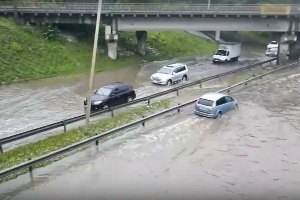 Мэрия: потоп на Шефской произошел из-за заваленных грунтом колодцев