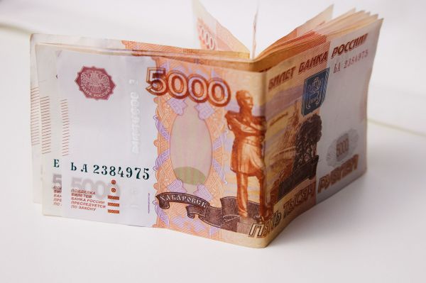 Свердловчанка пожаловалась, что банк замучил ее звонками с требованием погасить кредит. Учреждение оштрафовали на 200 тыс. руб.