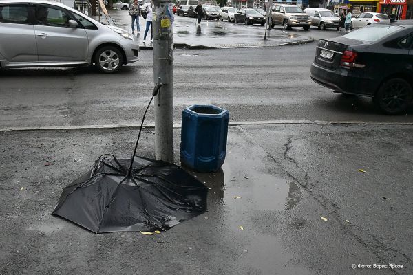 На Урале вновь объявили штормовое предупреждение