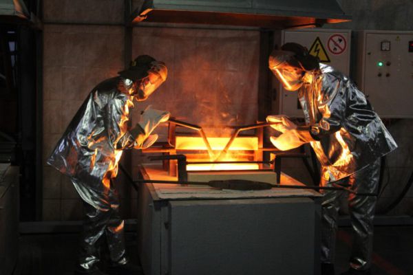 Юбилейную тонну золота выплавили на предприятии в Свердловской области