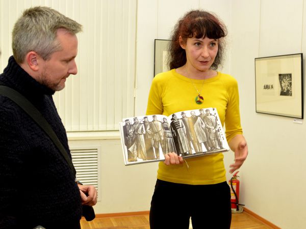 На биеннале «Урал-Графо» показывают Ленина