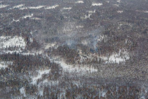Уральские пожарные готовятся потушить тлеющий торфяник в Березовском районе