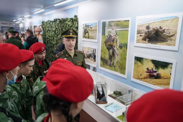 В канун Дня защитника Отечества общественники МВД встретились с молодежью Камышлова