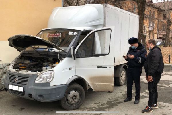 Полицейские нашли водителя «газели», на крыше которой танцевали пассажиры